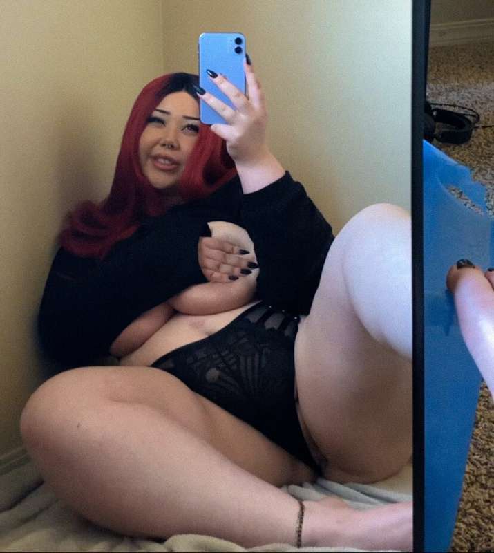 hi daddy lets fuck on the floor? :p