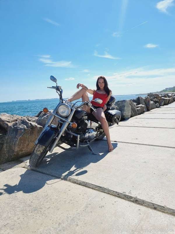 I love biking..Will you go for a ride with me?💖🎁🎁🎁😘😘