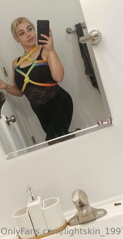 Go follow my girl for all your fetish fantasies 😜🥵 @doeforth.. 1