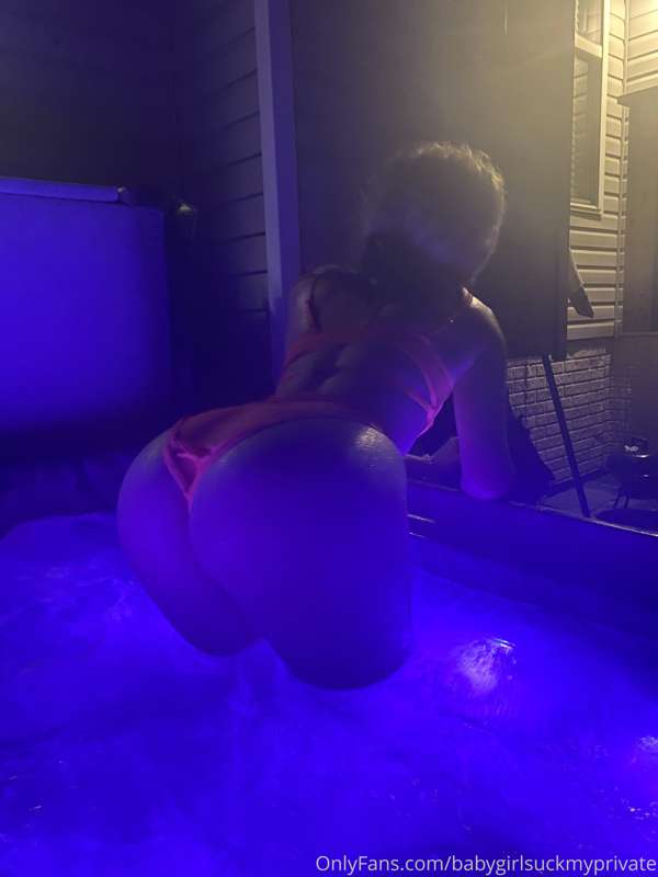 late night hot tubbin ;)