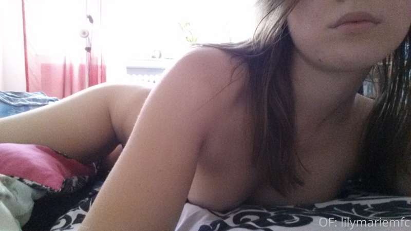 Spamming you guys with selfies/nudes today that are all from.. 1