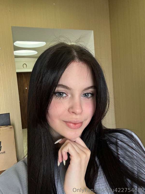 what do you think is behind that smile?🥰