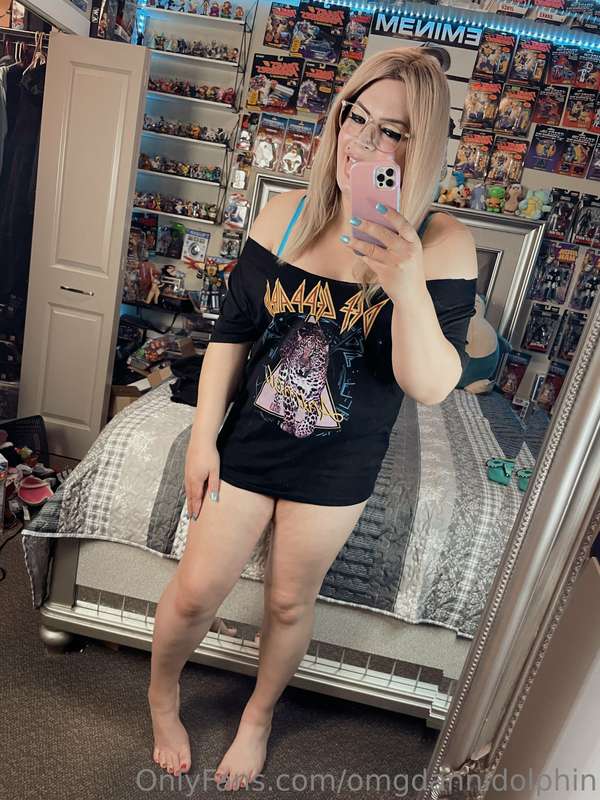 Geeky gals with cocks 🤓💙 2