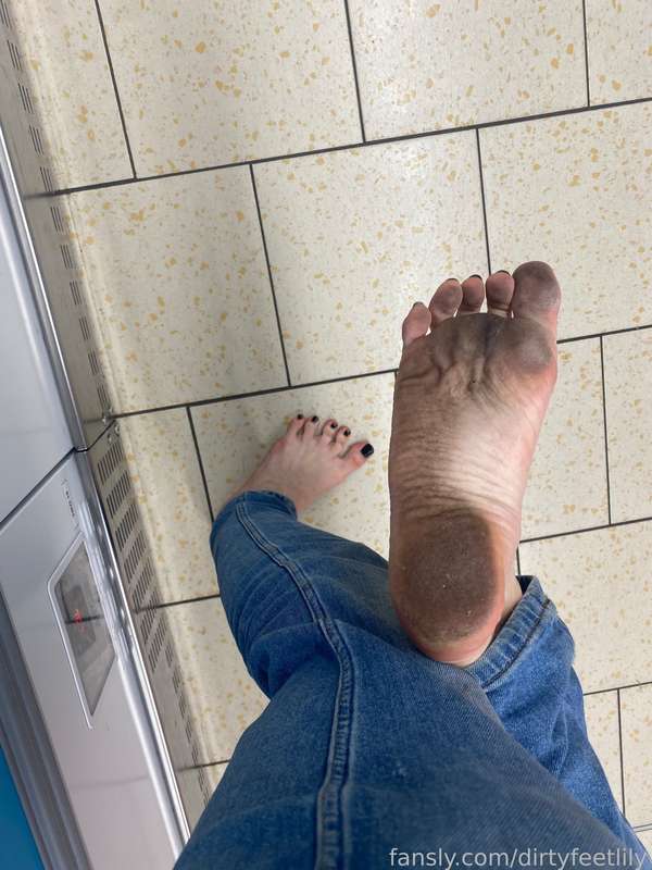 Dirtyfeetlily - Fansly - 24 Feb, 2025 3