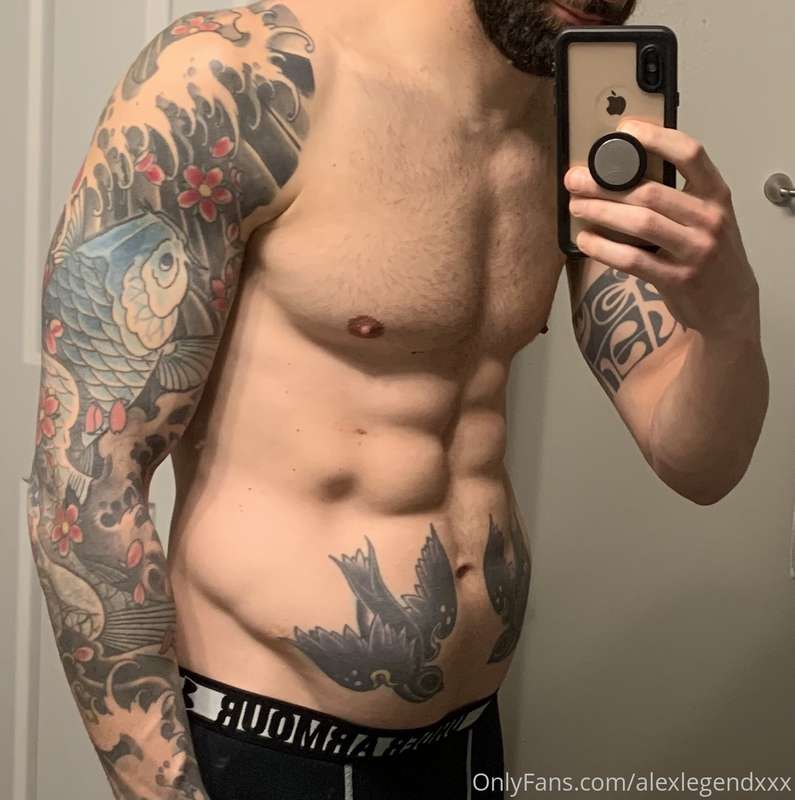 Im back everybody! New year, new resolution, same shredded a..
