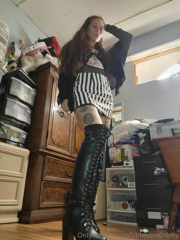 You like my boots babe? 😉 26