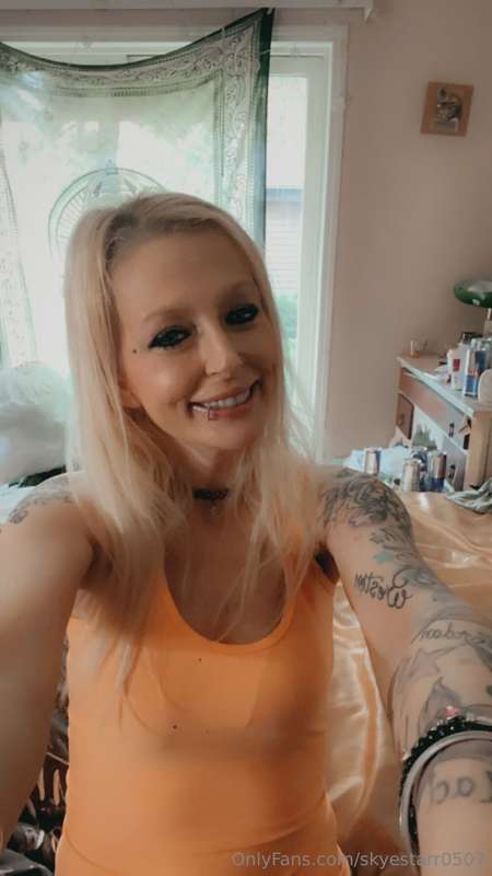 I’m ME laid back fun sexy and chill. Everyone who’s met me k.. 1