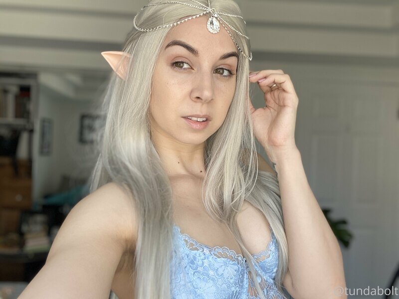 Happy Saturday! I’ll be editing photos from this set later t.. 2