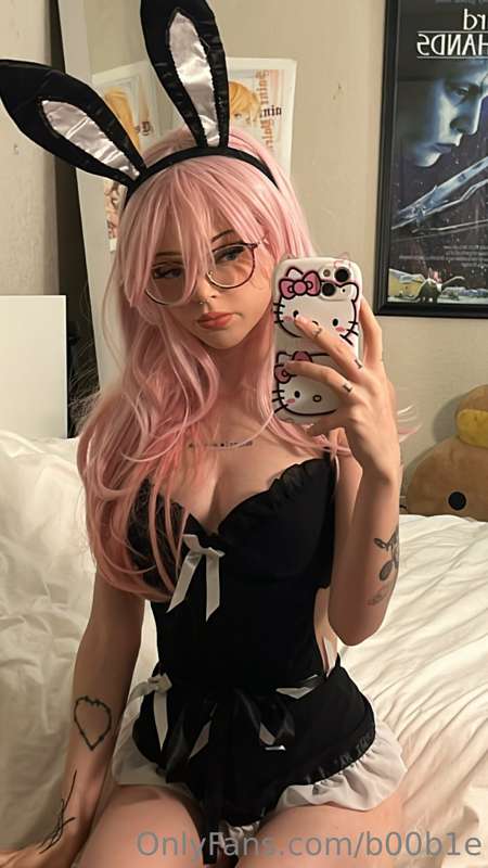 can I be ur bunny maid gf? 🐰