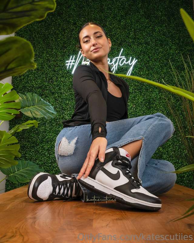 For my stinky sock and sneaker fans😘