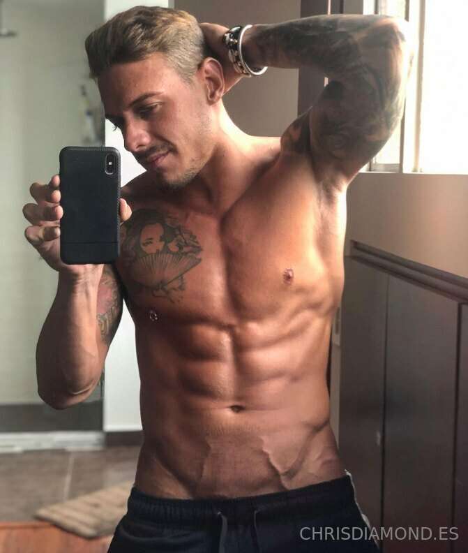 What comes to mind when you see me like this?🔥