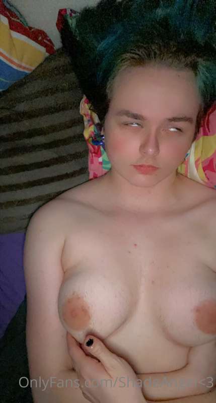Some late night pics I snapped at a friends house.
Here soon.. 6