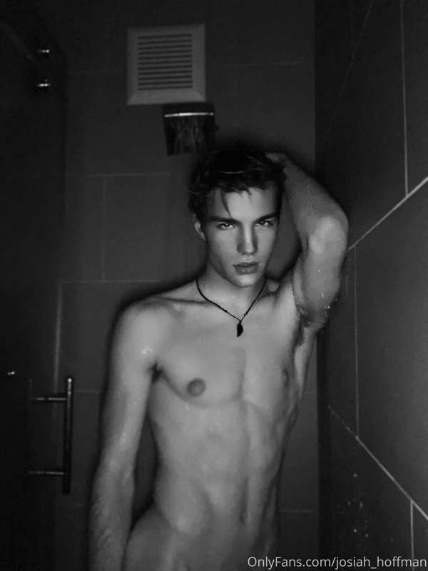 Shower time cum scrub me down 💦 1