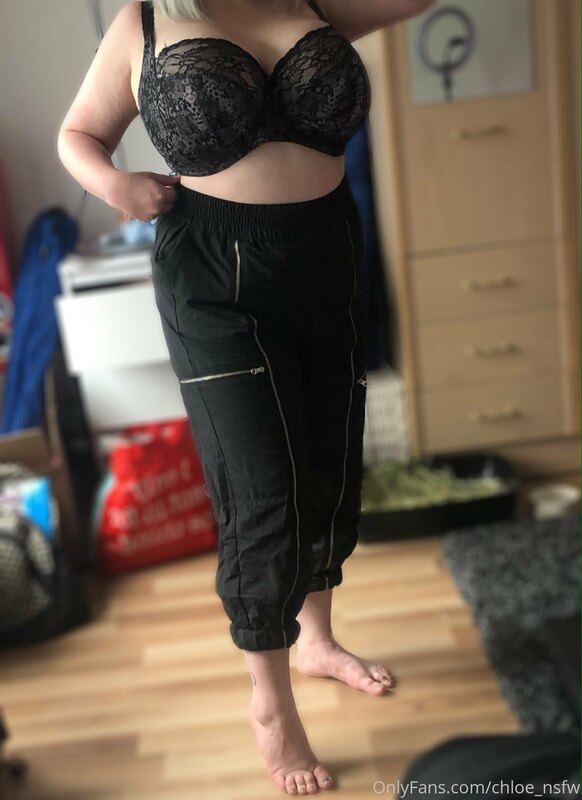 Thought I’d take a sneaky pic whilst I was getting dressed ?..