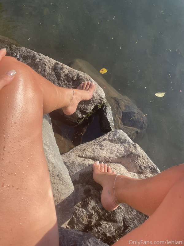 Beach toes 🏝 - I wonder if anyone noticed. Didn’t see anyone.. 24