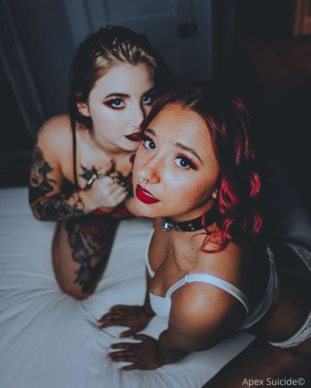 Enjoy this mini set with the gorgeous @julz_implied 5