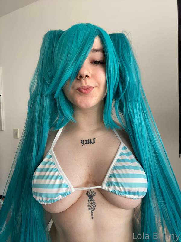 # Wanna have fun with Hatsune Miku? 😏🔥 3