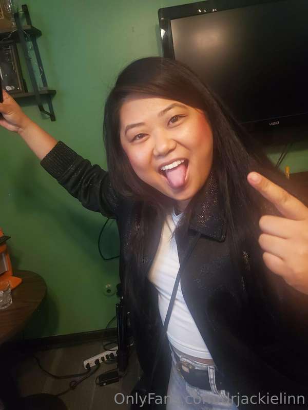 Green room vibes from the show I did at Zanies last Monday n.. 3