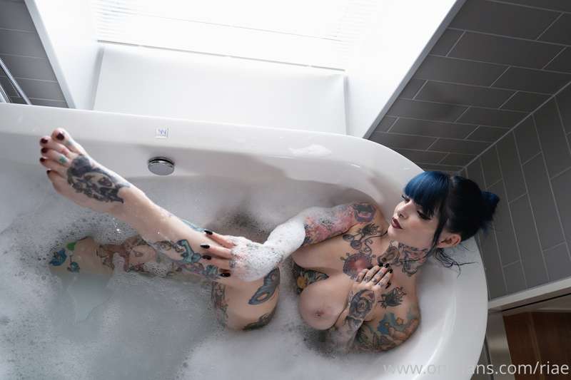 A Bath in Tokyo ❤️❤️ Full set for you ❤️❤️❤️ You don’t have .. 20