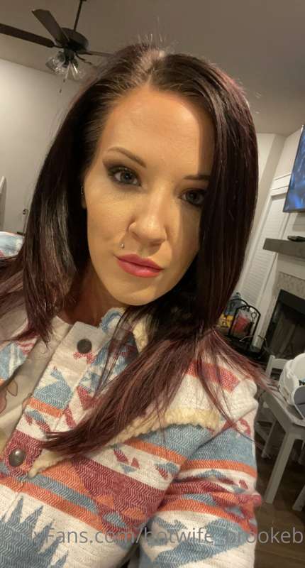Well guys I’m sad to report there’s no date tonight. Shit ha..