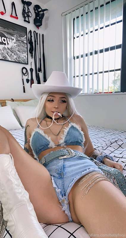 Jean cowgirl set pt. 2 😏💙 this h0rse dildo is literally 1/3 .. 13