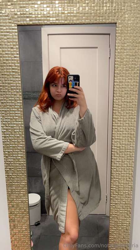 Dm me to see how steamy I got at the spa today 😉💦