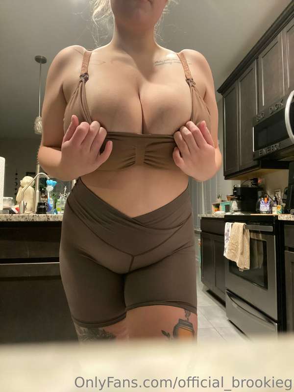 Sometimes I’m even surprised at how fatttttt my ass has gott.. 3
