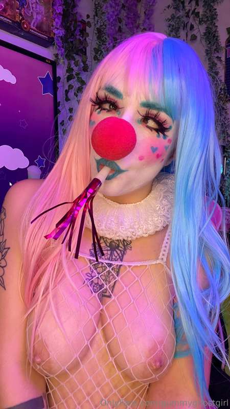 Do it honk? Maybe 😏 watch my cream pie and find out 😉💕 12