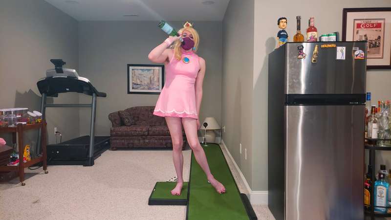 And here's slutty Tennis Peach! I always love out-of-charact.. 3