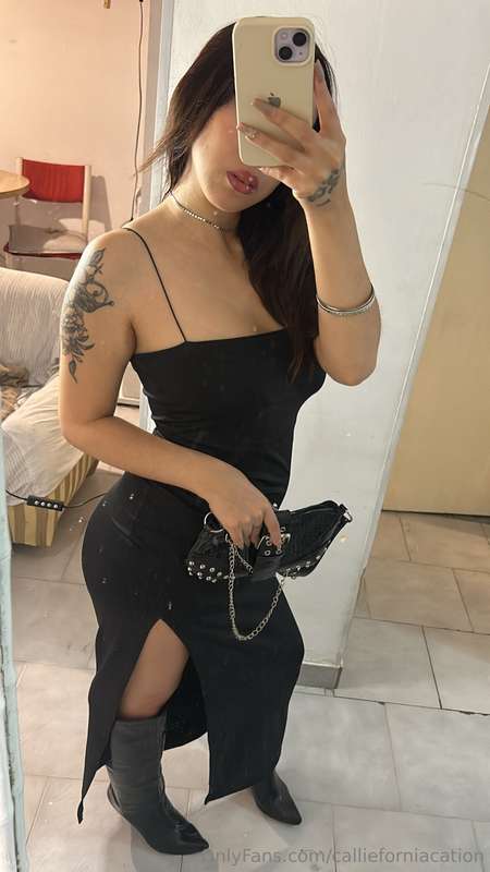 this black dress makes me feel dangerous… and I like it 😏