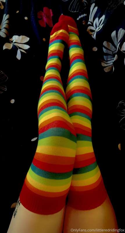 I love thigh high socks 🖤🖤