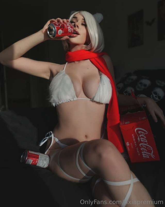 I know these are sfw but regardless I want to post em on her..