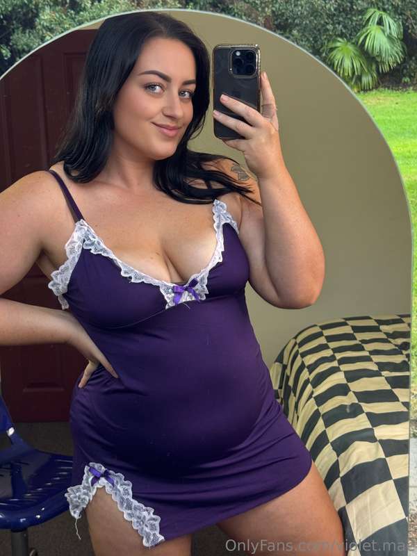blue green eyes and soft curves... is that your thing?