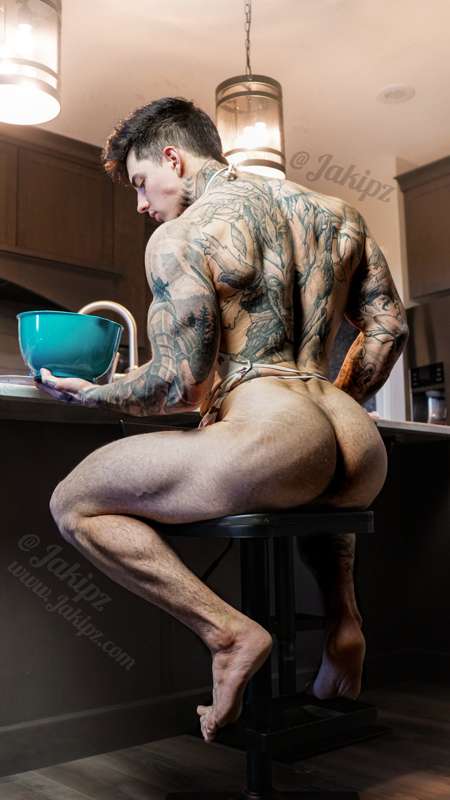 Now you better eat the entier cake & everything else I make ..