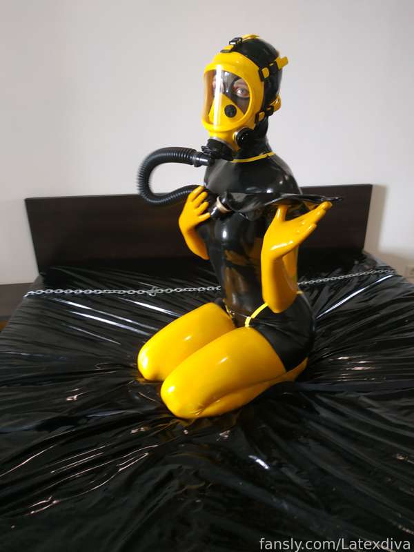 Latexdiva - Fansly - 29 Aug, 2022 11