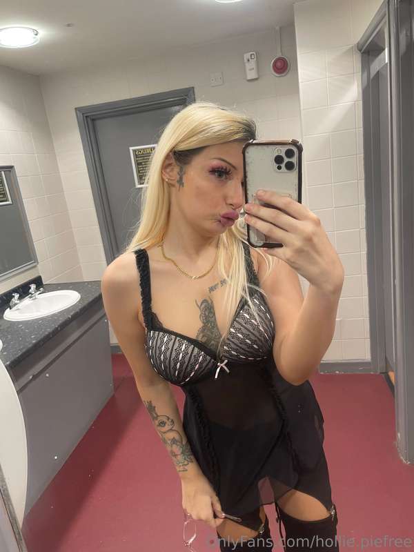 @hollie.pie 💋💕 1