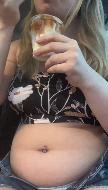 POV your girlfriend gets McDonald’s 

In this video your gir.. 3
