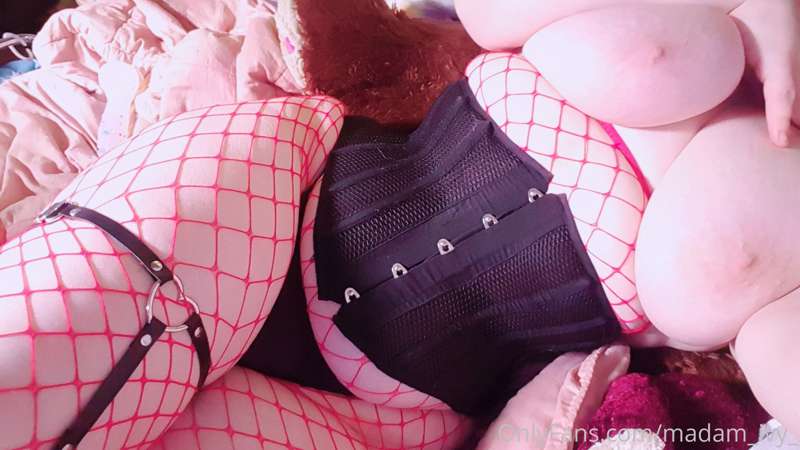 Thicc thighs with fishnet, thigh garders, corset and choker. 10
