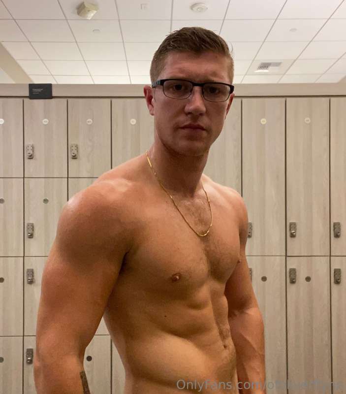 what do u think about the glasses? 🤔