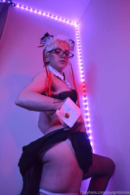 Femboy Raymond maid set hehe 27
