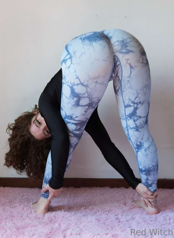 would you help me stretch? // me ayudarías a estirar? 5