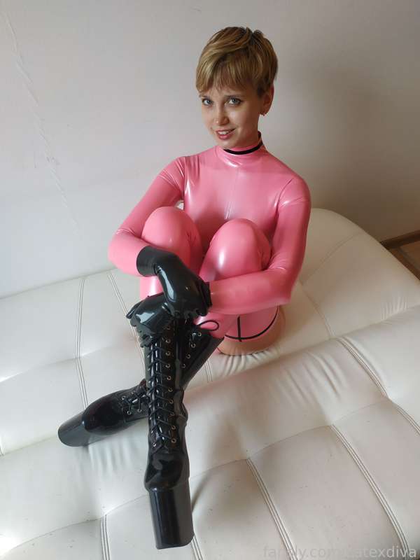 Latexdiva - Fansly - 18 Aug, 2022 4
