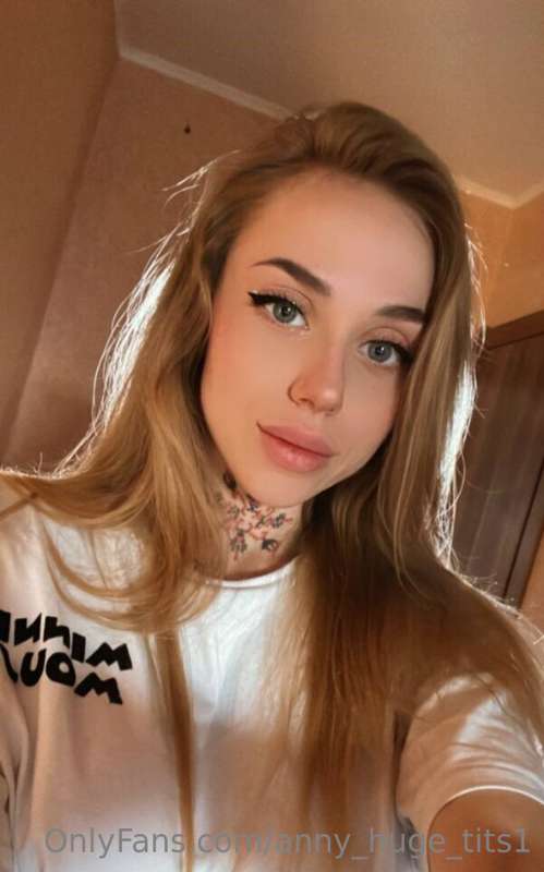 Blondy darling is waiting for your message😇
@evilscarlett
Ar..