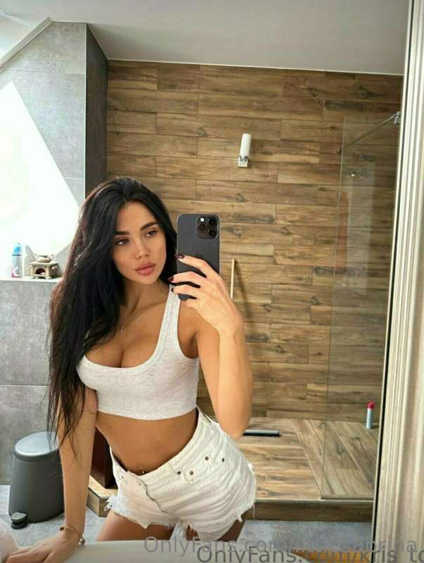 @kris_top 😘 💋 told me that she is still virgin 😅 I don’t bel..