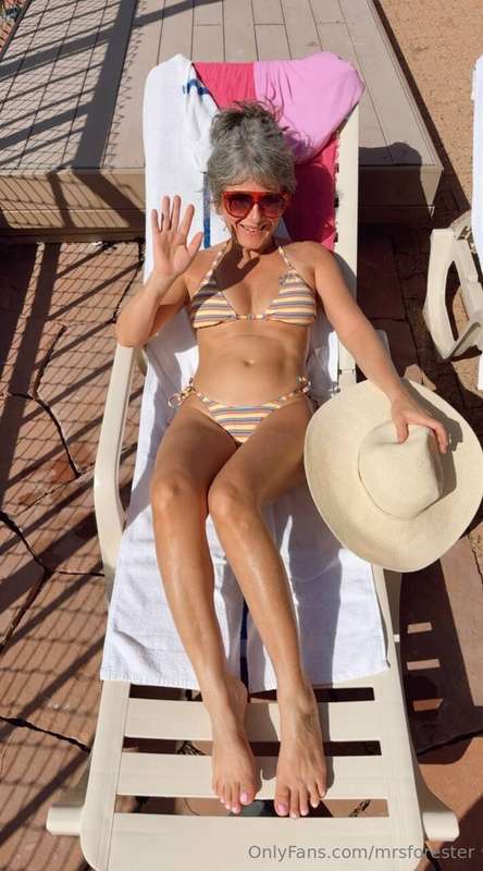 Your favorite MILF’s been home all day with nothing under th..