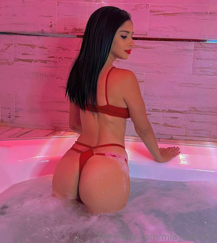 Mia_Lopez69 - Onlyfans - 19 Aug, 2023
