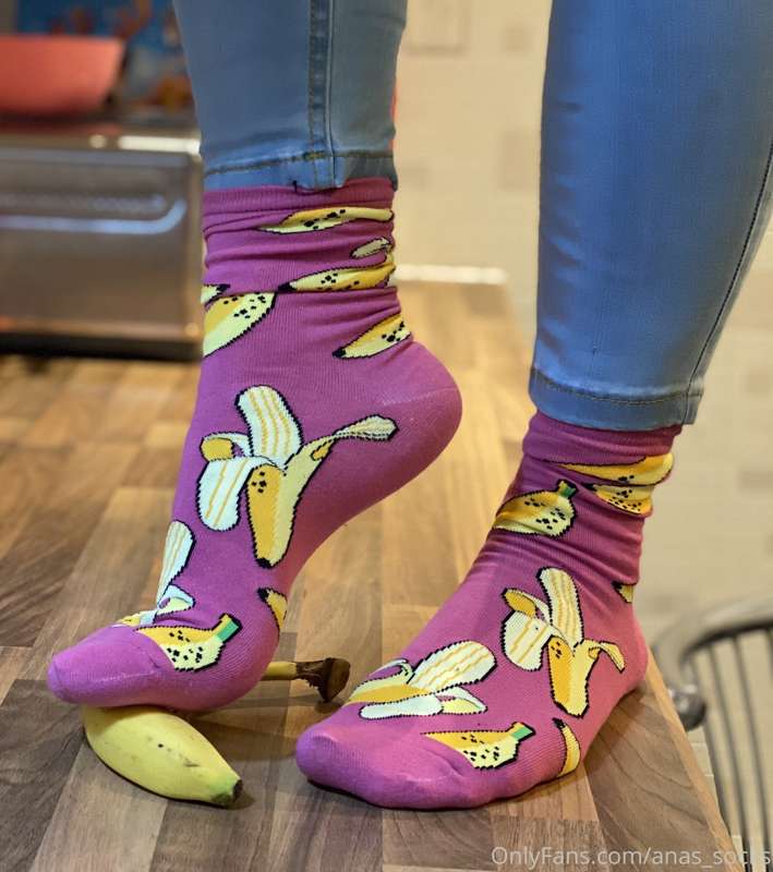 Do my socks make you go bananas??😉👣🍌🧦🤪🤯
My sock bitches  if .. 5