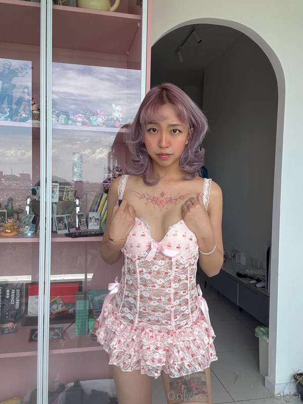 I'm so tired but I wanna go eat some yummy delicious food. I..
