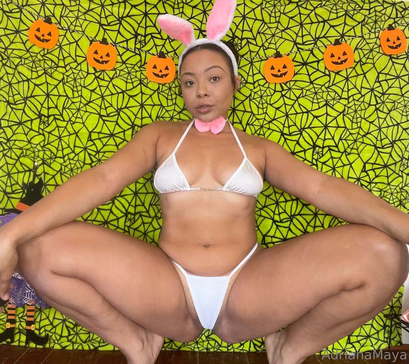 Slutty bunny 🐰🎃 12