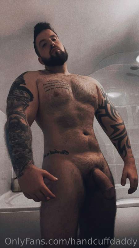 ***Good morning everyone*** 💦

Just before I got into the sh.. 3